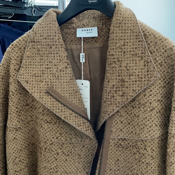 Akris Punto - size 10 - camel colored jacket - Picture 5 of 6